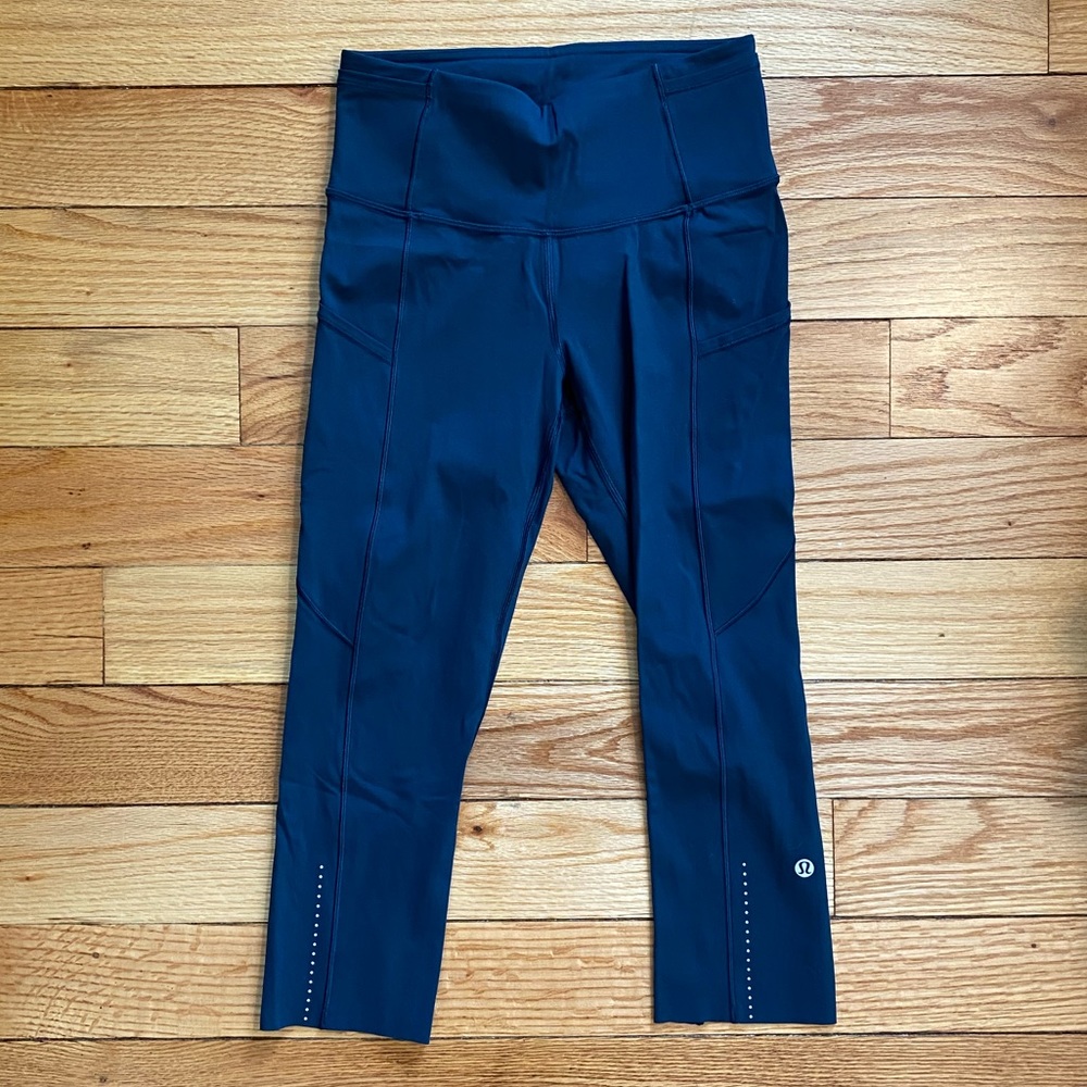 Lululemon Crop Leggings - Like New, size 4